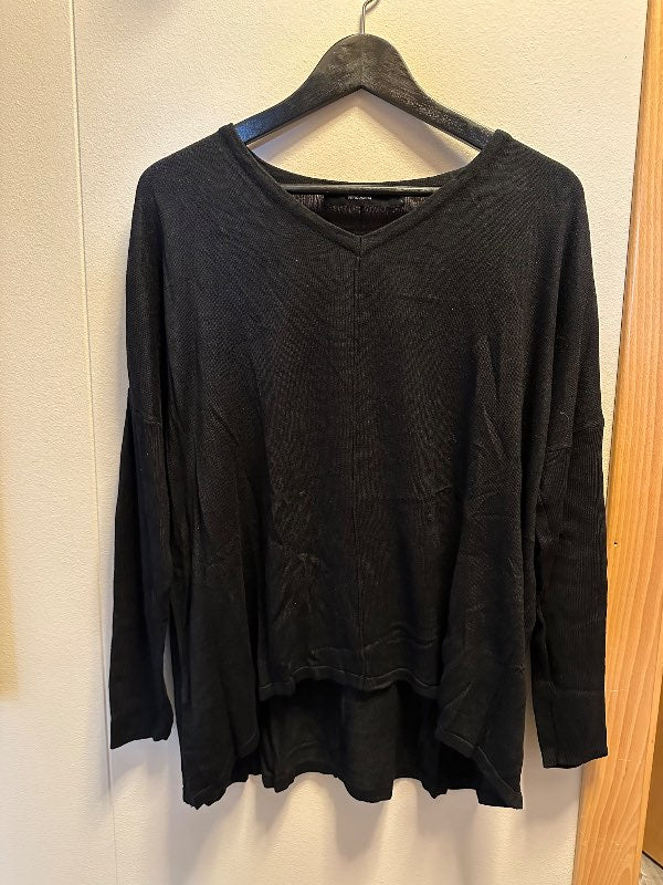 Vero Moda svört peysa