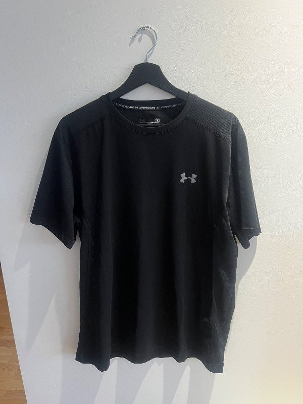 Under Armour bolur
