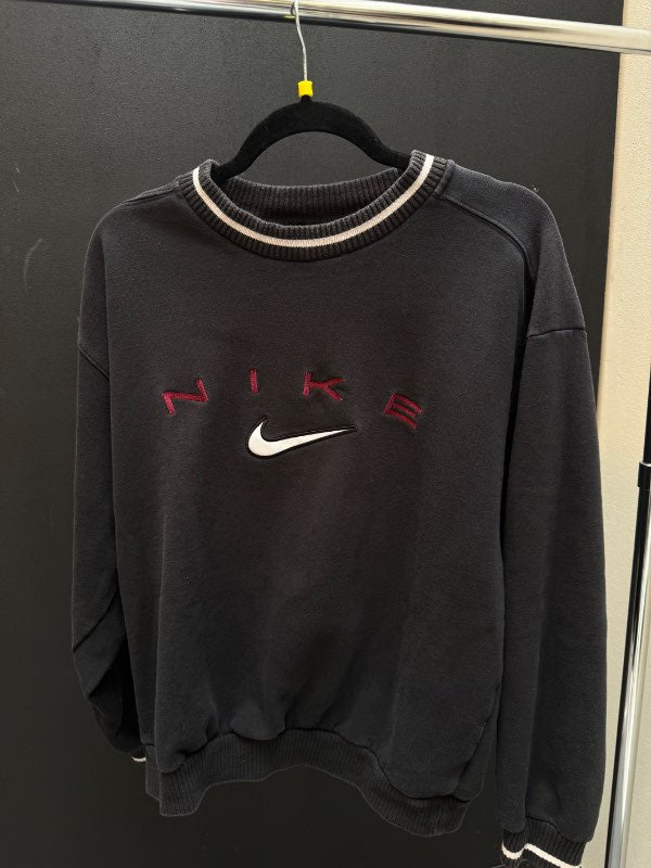 Svört/Rauð Nike Peysa
