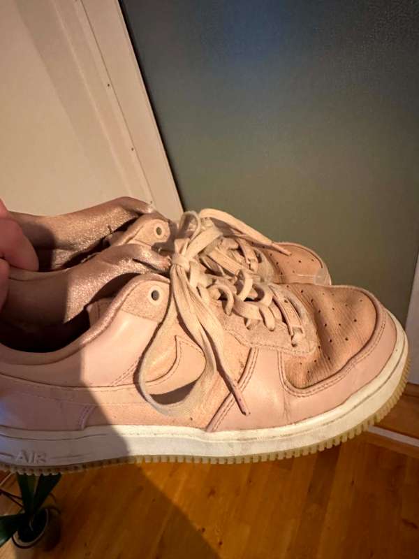Nike force, bleikir