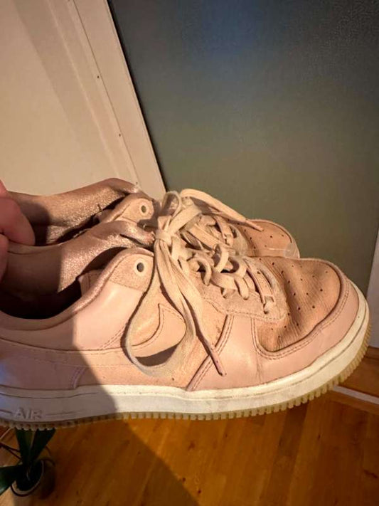 Nike force, bleikir