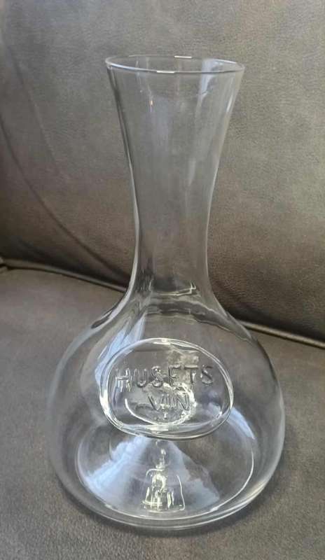 Husets vin vínflska