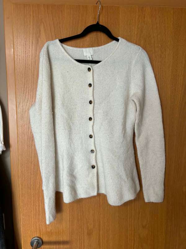 H&M peplum peysa