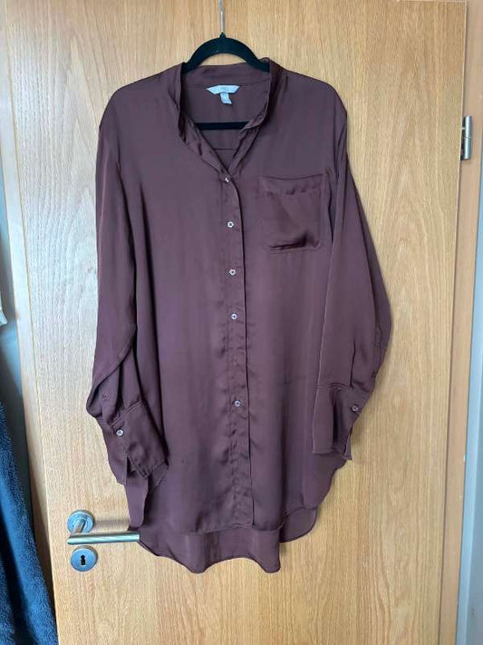 Brún of stór H&M skyrta