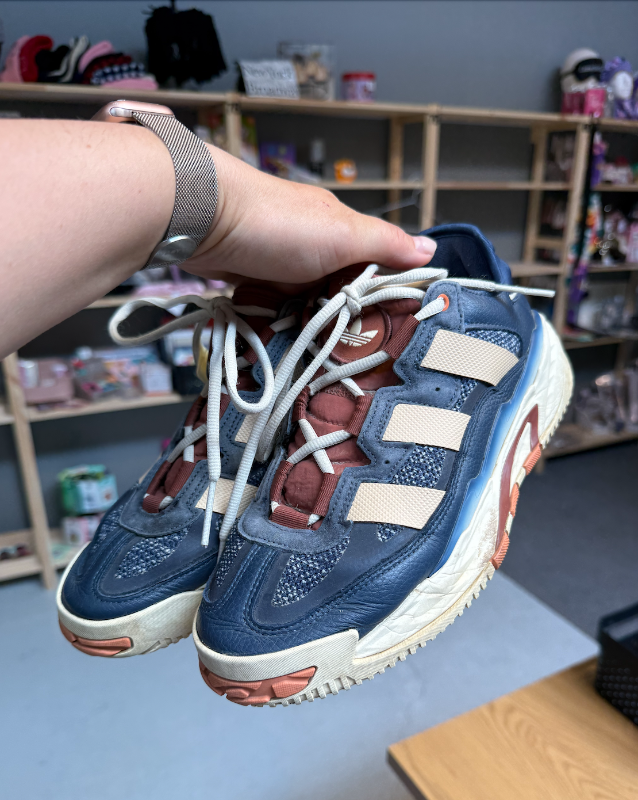 Adidas skór a