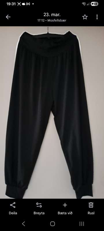 Joggingbuxur svartar
