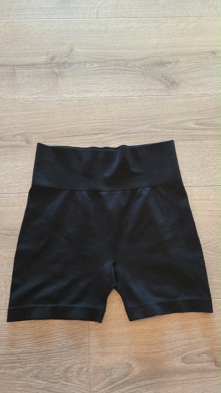 Stuttbuxur svartar
