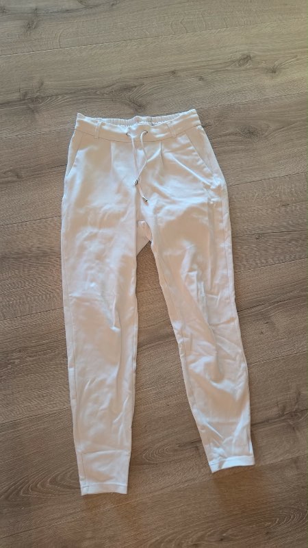 Hvitar jogging buxur