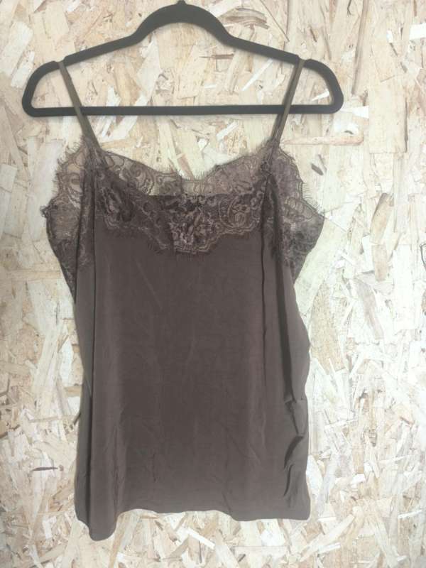 Brúnn toppur st XL