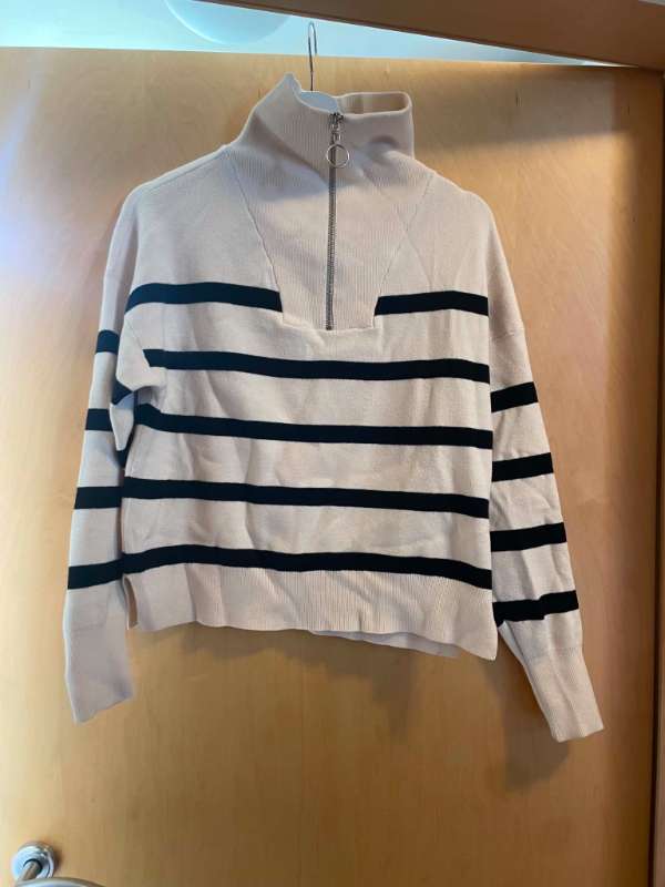 Vero moda röndótt peysa