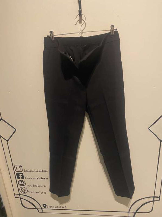 Buxur svartar