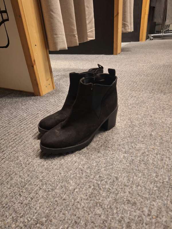 Lág  boots með hæl