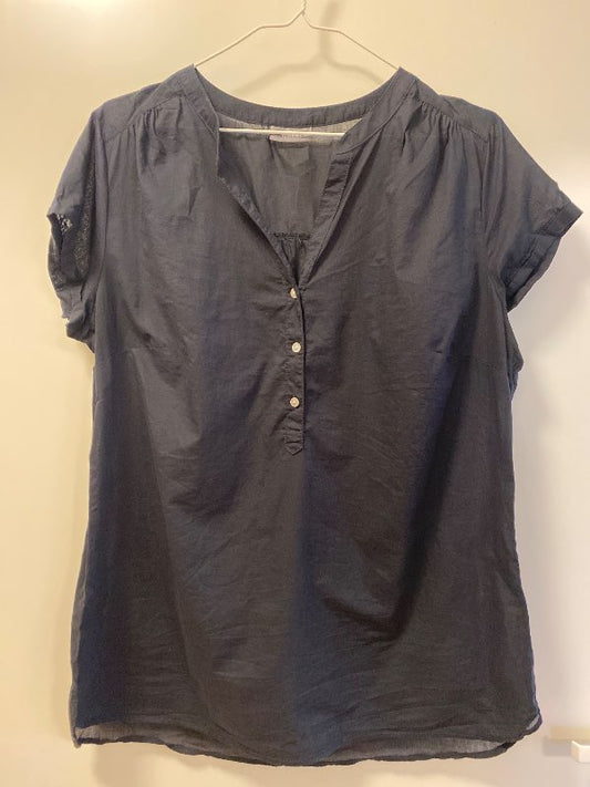 Svört Yessica skyrta