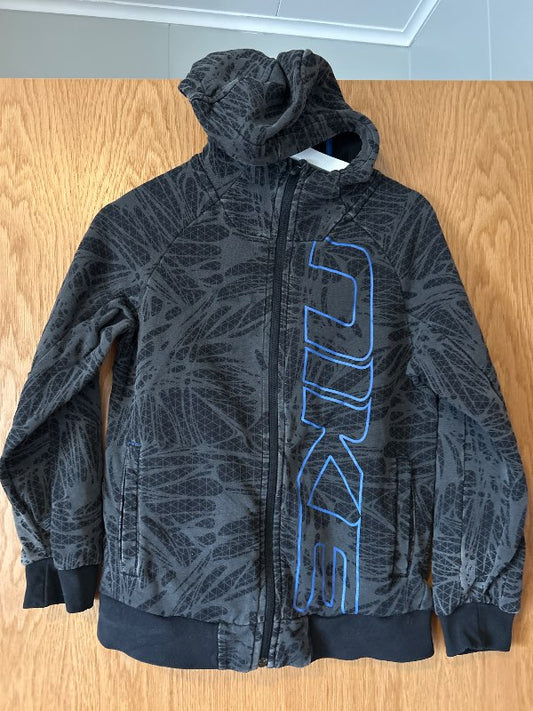 Hettupeysa Nike
