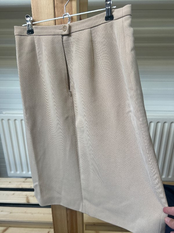 MaxMara pils pure new wool