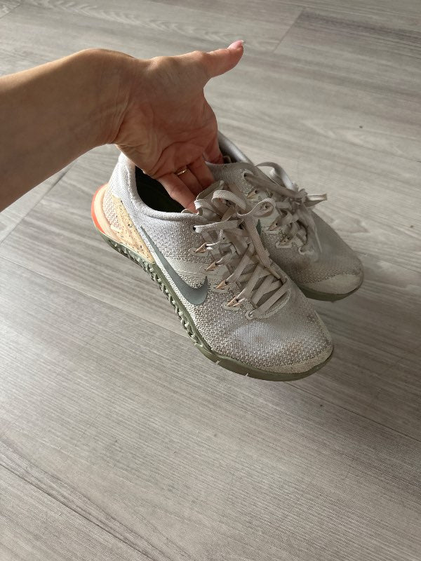 S- nike metcon