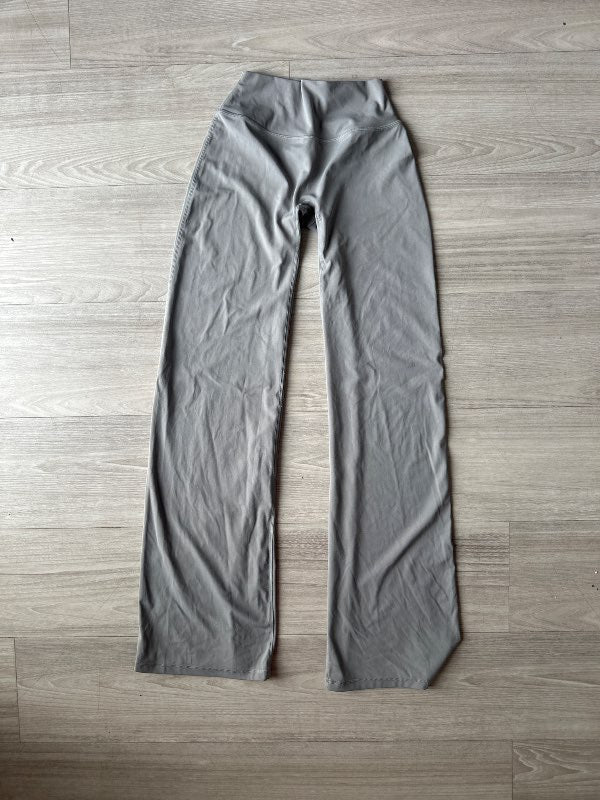 S- ónotaðar straight leg buxur