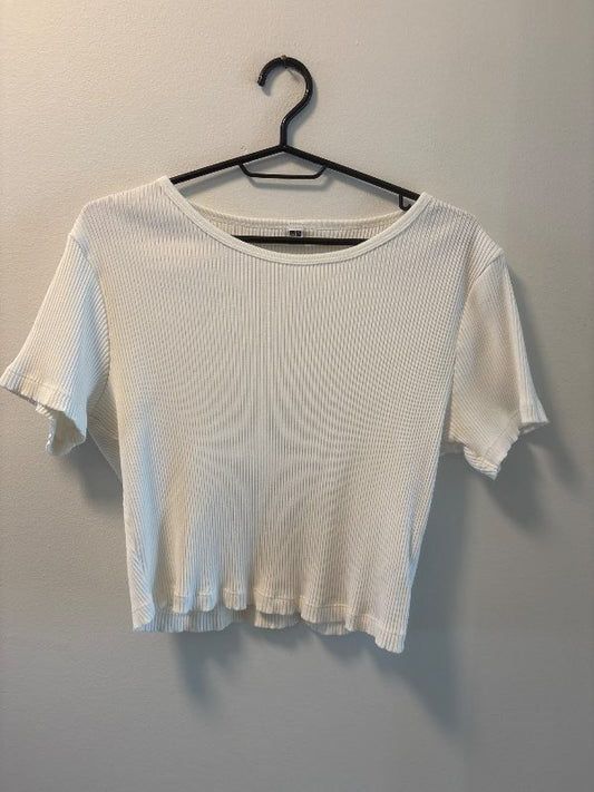 Uniqlo white crop top