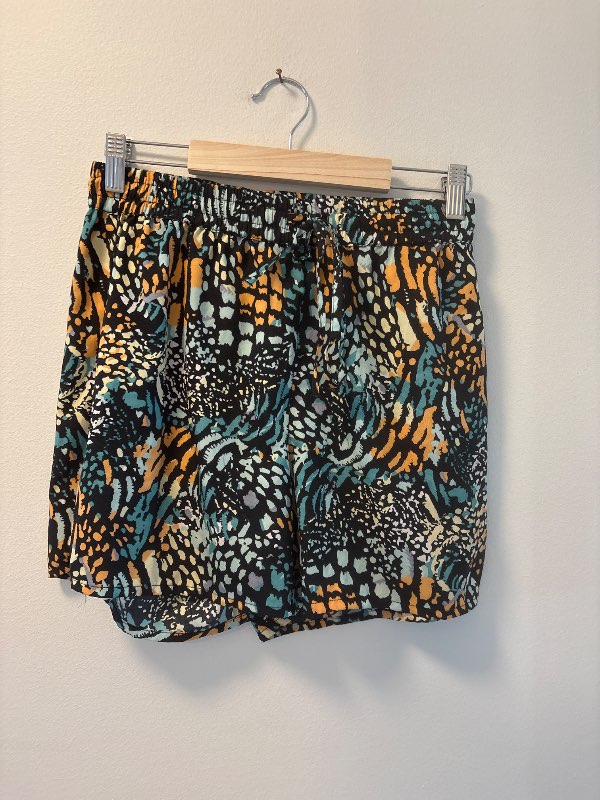 Noisy May patterned shorts