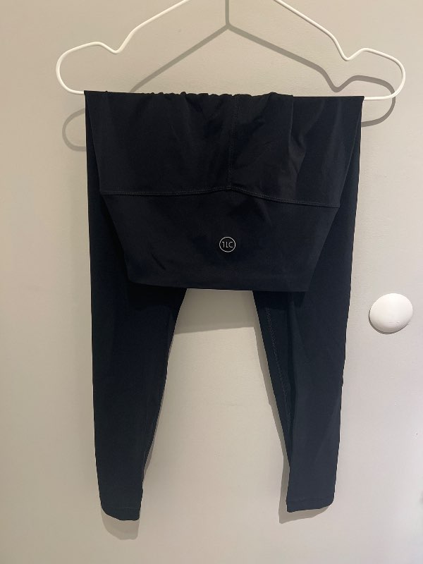 DTL crisscross leggings