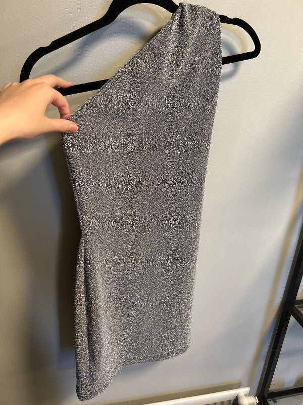Silfur one shoulder kjoll