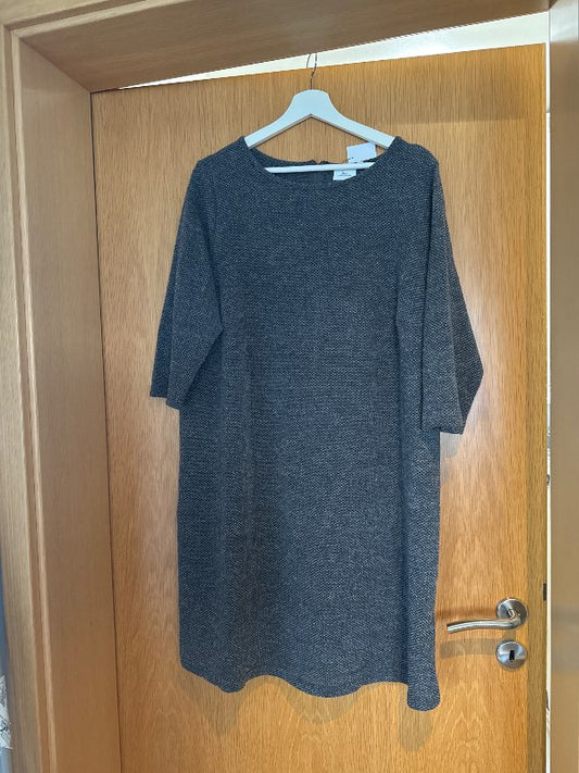 Peysukjóll grár Carmakoma