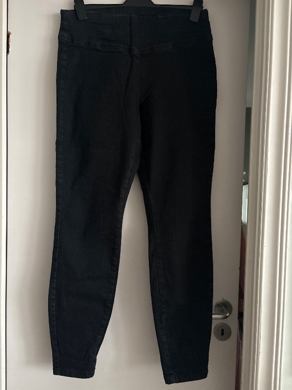 Svartar gallabuxur Zizzi