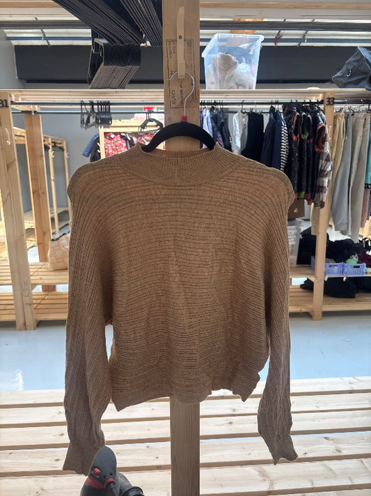Beige peysa