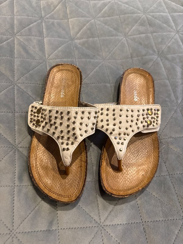 Sandalar
