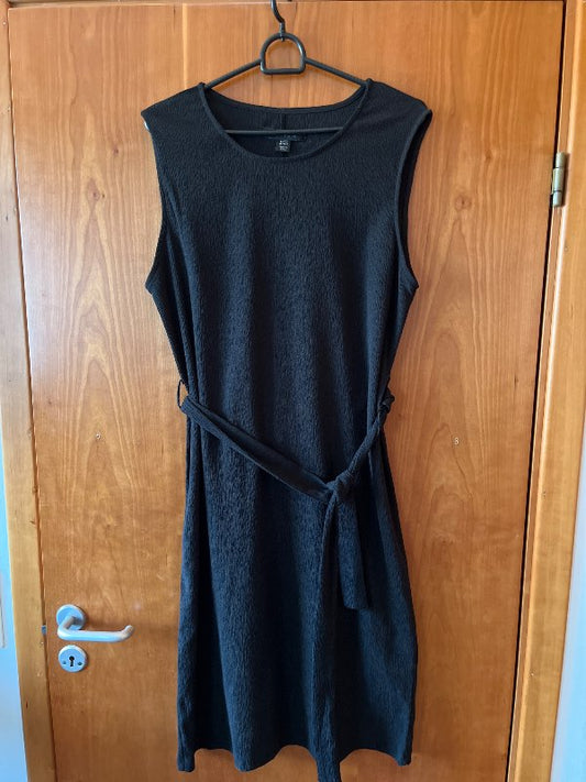 Amisu kjóll svartur st.40