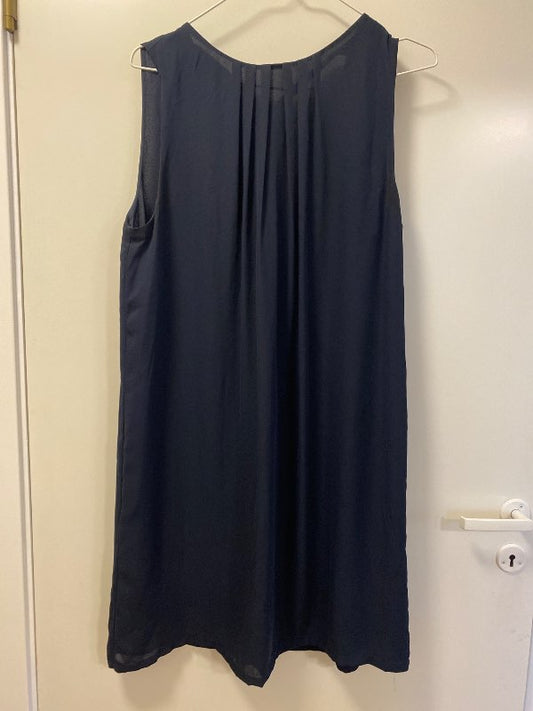 Dökk blár kjóll HM