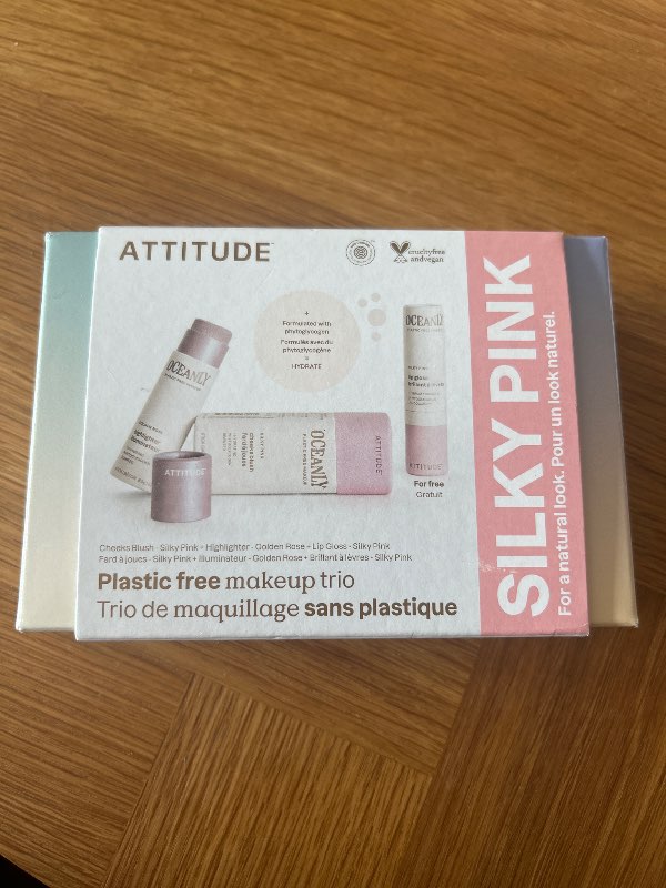 Attitude makeup trio