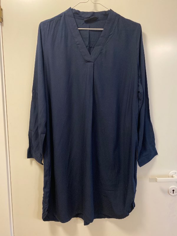 Dökkblá Signature kjóll