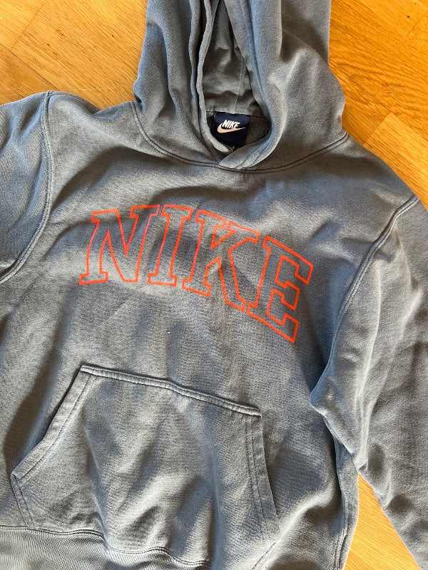 Nike hettupeysa m