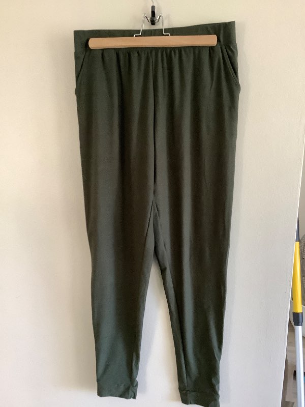 Mosagrænar mjúkar joggingbuxur