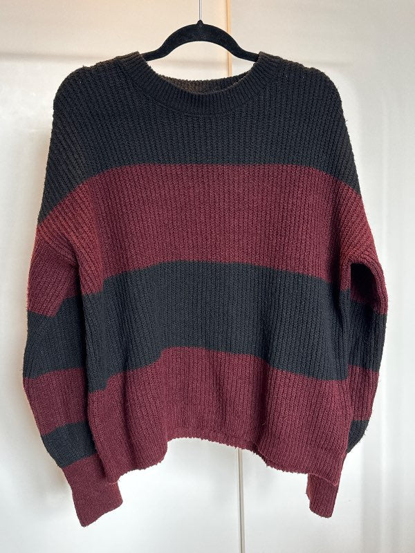 Nakd prjónuð röndótt peysa