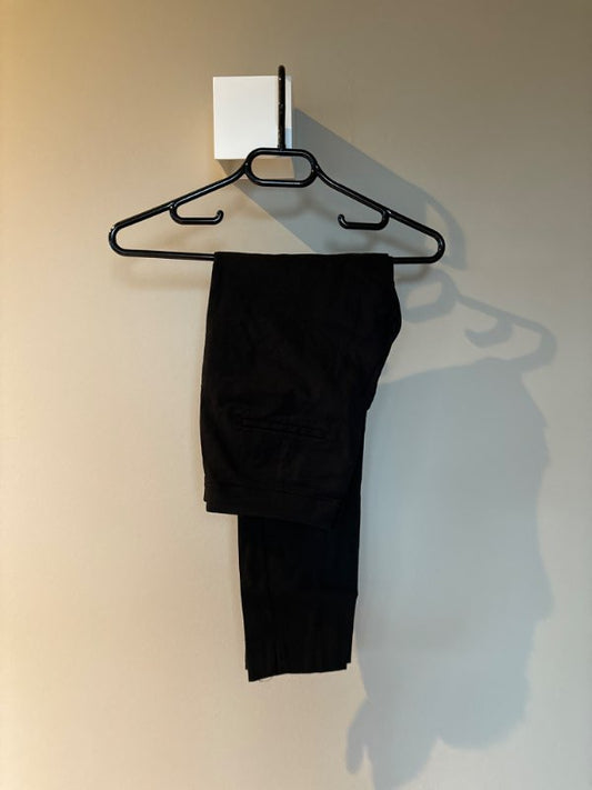 Mangó buxur svartar