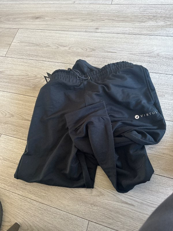 Virtus joggingbuxur svartar
