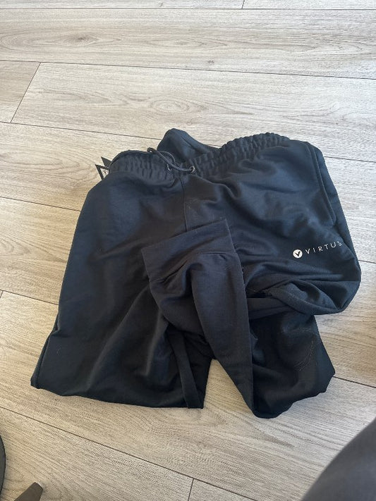 Virtus joggingbuxur svartar