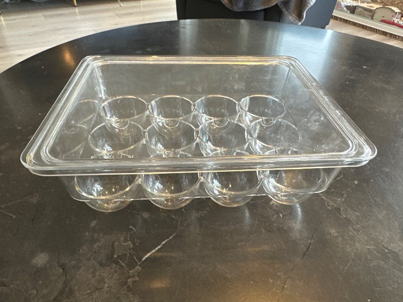 Glær eggjabakki í ísskáp