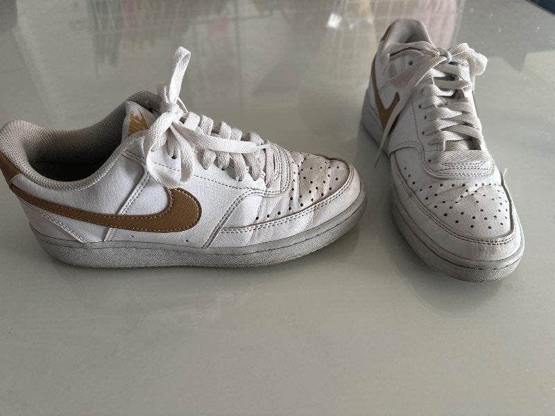Hvítir Nike skór 38