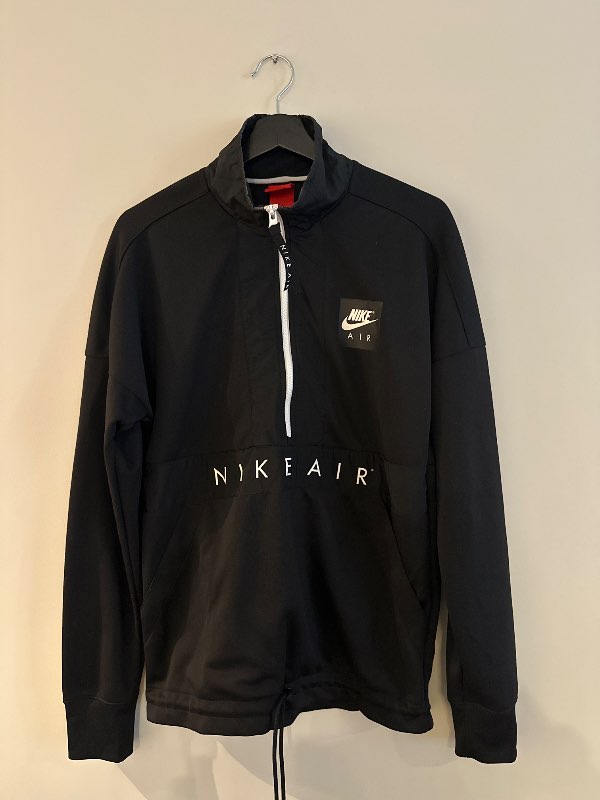 Nike hettupeysa svört