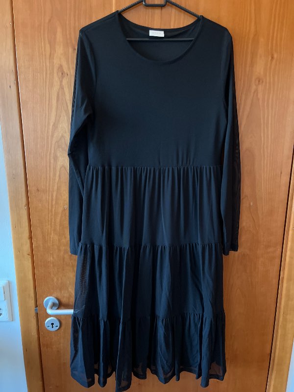 Svartur kjóll Vila st.L