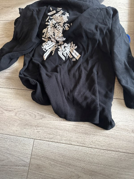 Margt smátt bolur svartur