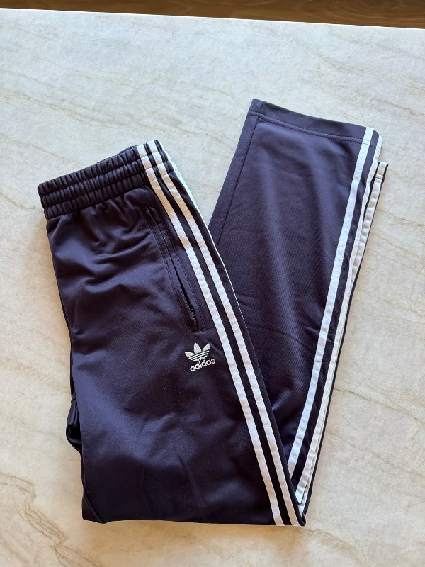 Fjólubláar adidas buxur