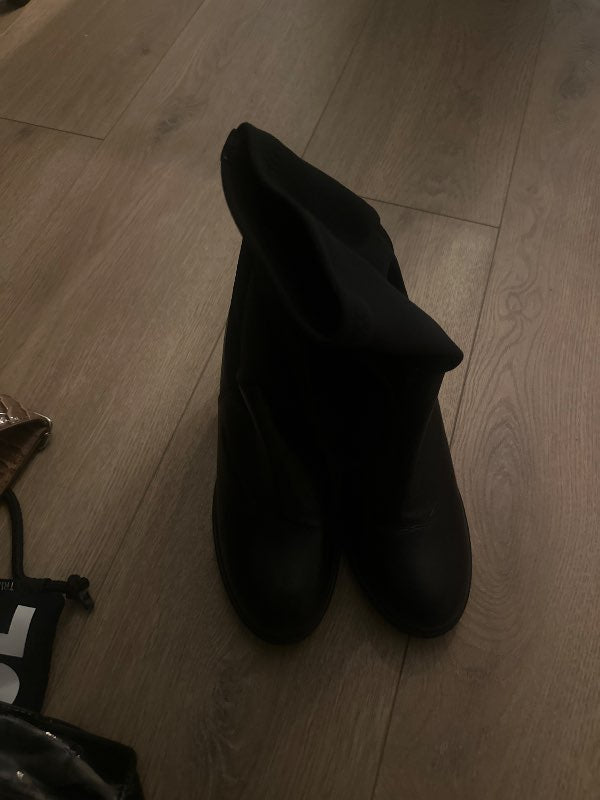 Svartir hælaskór ónotaðir