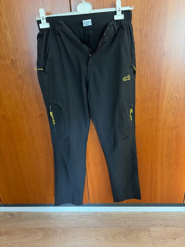 Svartar göngubuxur