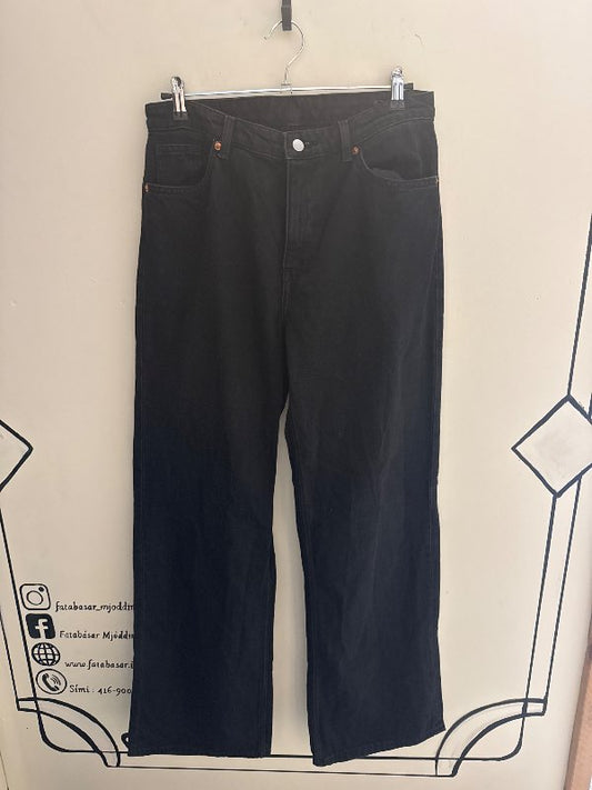 Monki gallabuxur svartar boot