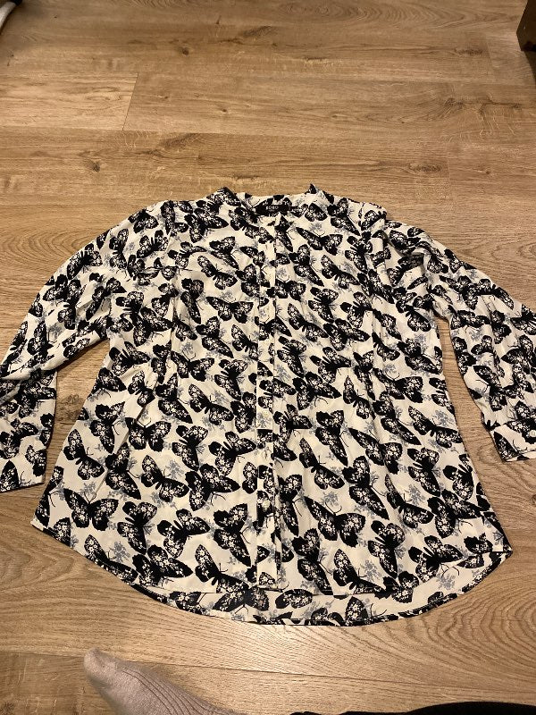 Koko skyrta fiðrildi