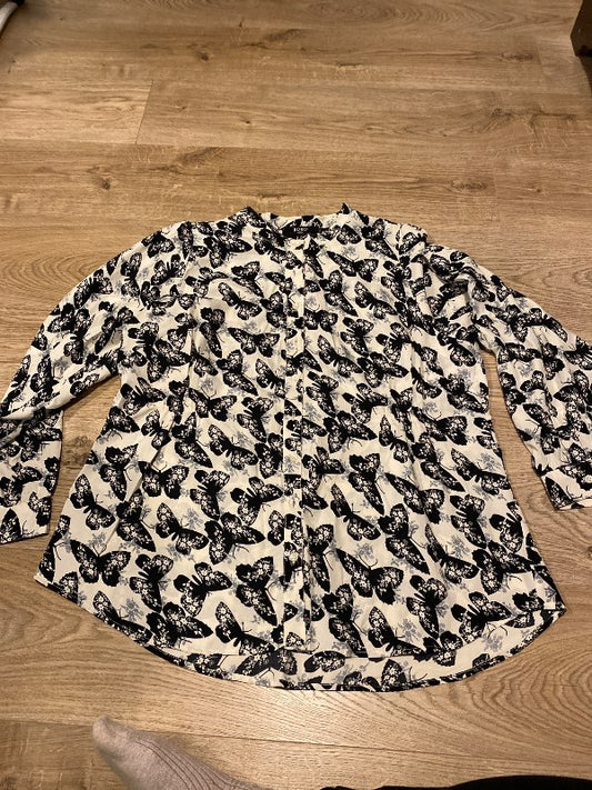 Koko skyrta fiðrildi